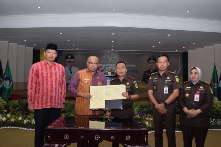Kejati dan Pemprov NTB Tandatangani Kerjasama Jaga Desa