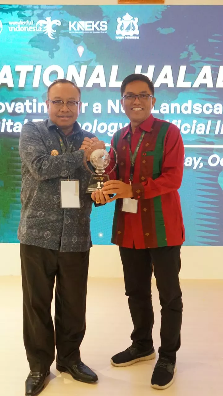 Terbaik Pertama IMTI Award 2023, Miq Gita Pj Gubernur NTB Terima Penghargaan Menpar RI Sandiaga Uno