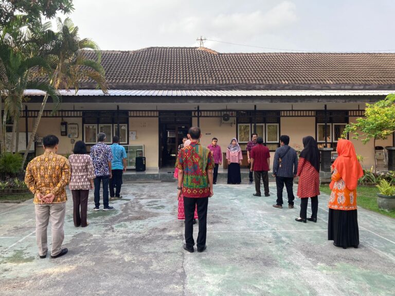 Rapat Evaluasi dan Jumat Salam