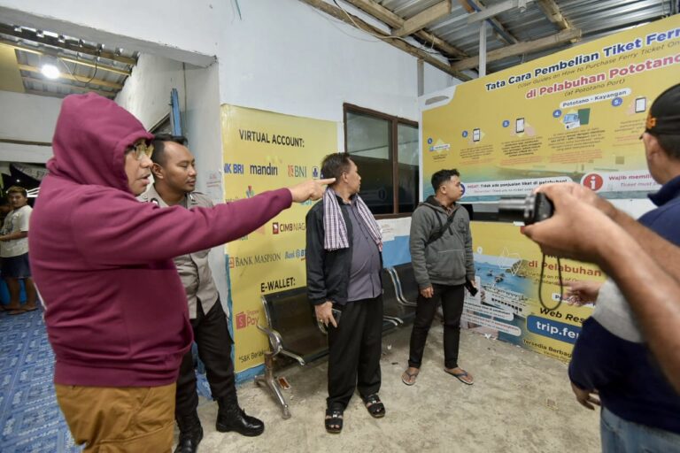 Keluhan Masyarakat Terkait E-tiket, Miq Gita Lakukan Inspeksi Tengah Malam