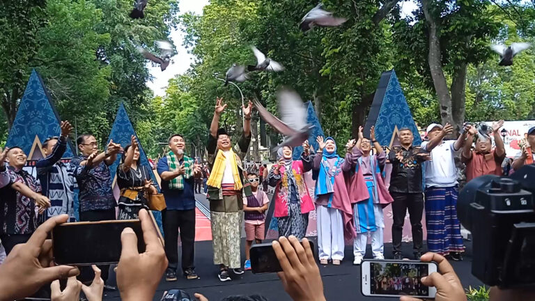 Kenari Fashion Street 2023 Sukses, Pj Gubernur Harap NTB Jadi Sentral Wastra Tradisional Indonesia