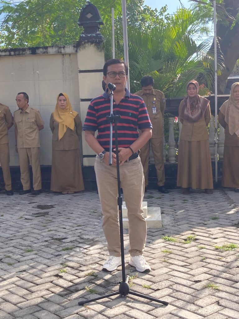 Diskusi Menghadapi Lomba Pantun & Kebut Program yang belum Klar