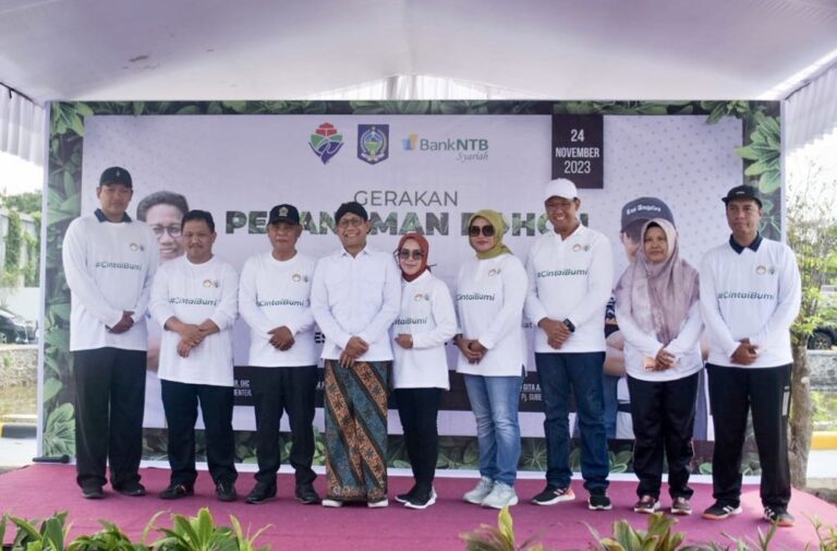 Mendes PDTT Apresiasi Program Pemprov NTB Tanam Pohon untuk Perubahan Iklim