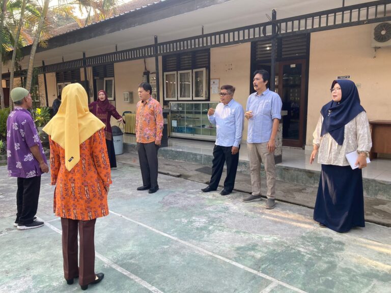 Penyerahan Surat Tugas