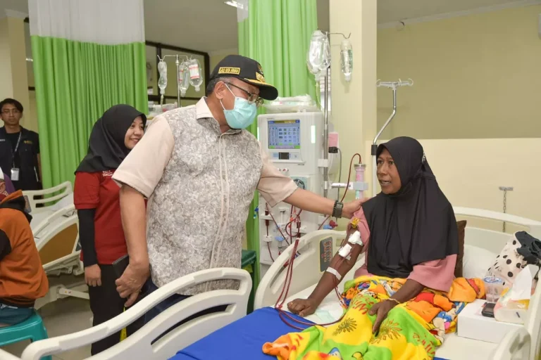 Tinjau RSUD Manambai, Miq Gite : Pastikan Pelayanan Kesehatan Berjalan Baik bagi Masyarakat