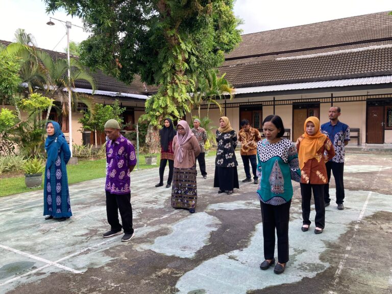 Persiapan Jumat Salam Lombok Timur