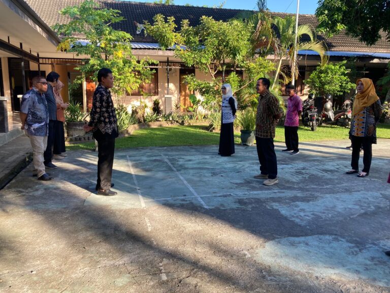 Berbagi Tugas Pada Dua Kegiatan