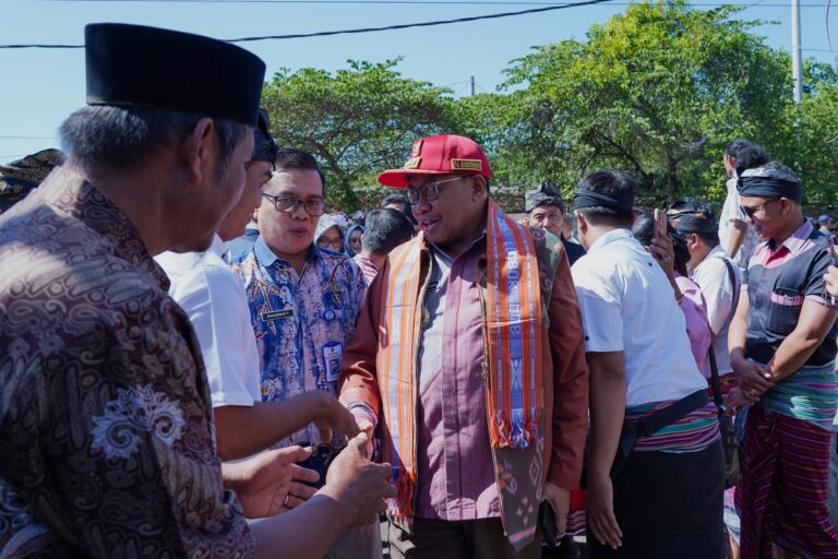Peresmian KUBe Wanita Adiguna dan Bumdes Desa Pringgabaya Utara
