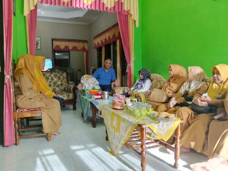 Anjangsana Harkopnas Ke 77