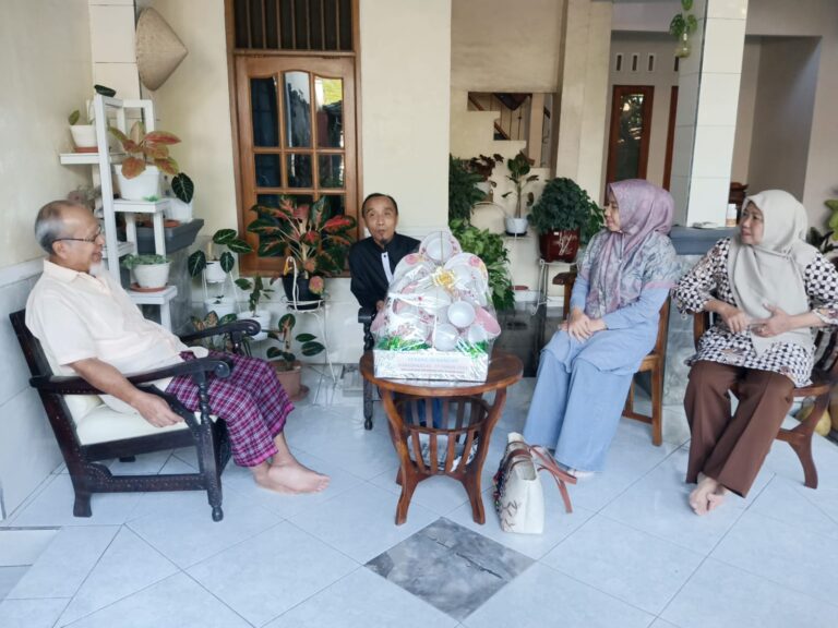 Anjangsana Harkopnas Ke 77