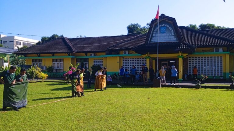 Pertandingan Lari Sarung