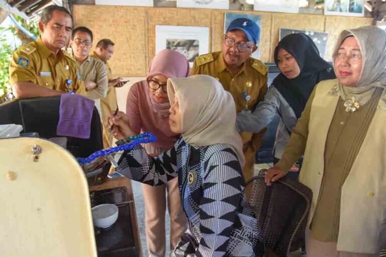 Kunjungan ke Autore Pearl Farm and Showroom Sentra Budidaya dan Hasil Mutiara Laut