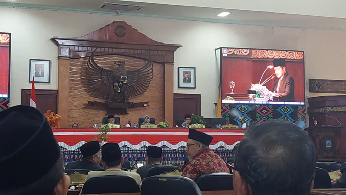 Paripurna Penyampaian dan Penandatanganan KUA PPAS 2025.