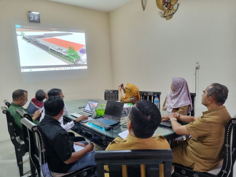Rapat Pembongkaran Pagar Tembok Gedung PLUT KUMKM dan UPTD Balatkop UKM NTB