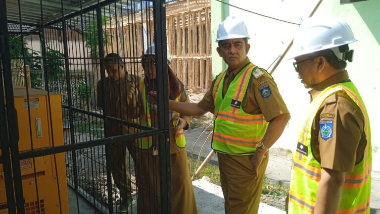 Pemantauan Pengerjaan Revitalisasi PLUT KUMKM