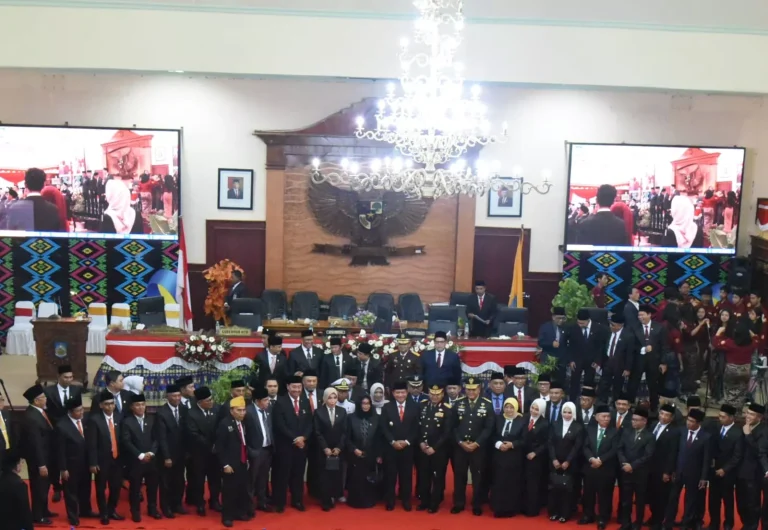 65 Anggota DPRD Provinsi NTB Dilantik, PJ Gubernur NTB Sampaikan Sambutan Mendagri