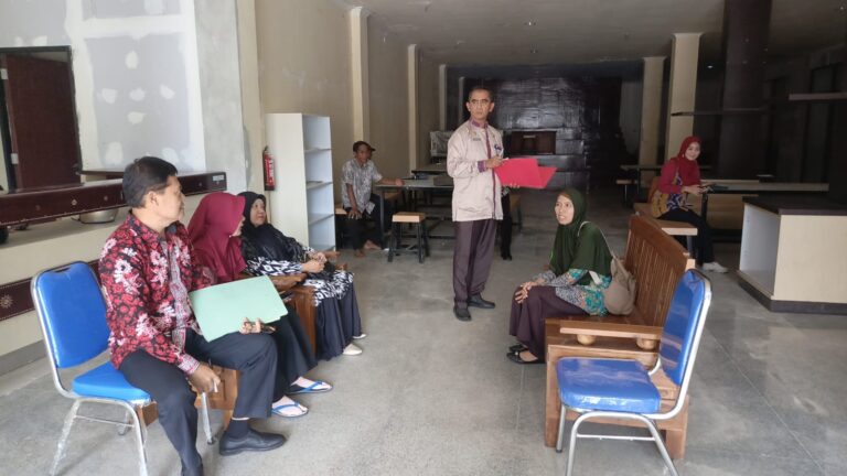 Pantau Aktifitas di PLUT KUMKM