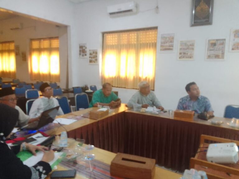 FGD penyusunan juknis program pengembangan koperasi Syariah kawasan bebas riba tahun 2025.