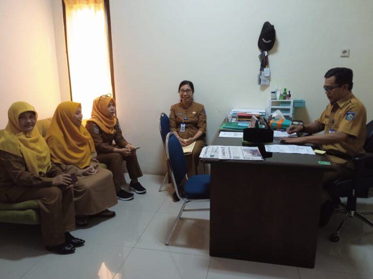 Rapat Tindak Lanjut Memaksimalisasikan Gedung PLUT dan Pembentukan Kopdes Merah Putih