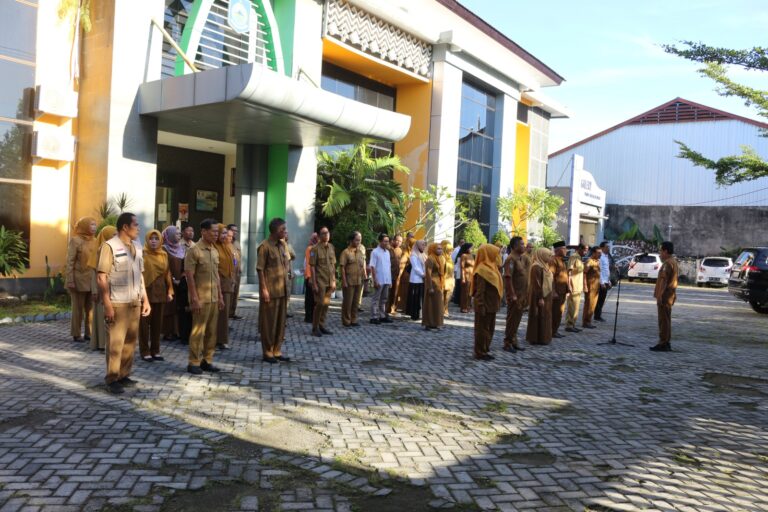 Upacara Hari Kartini: Wanita Adalah Tiang Negara