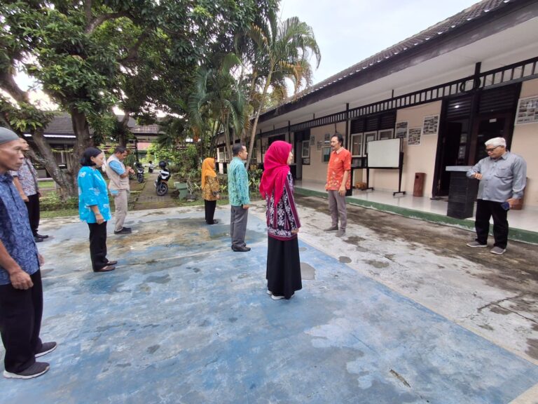 Tetap Kompak Dalam Bekerja