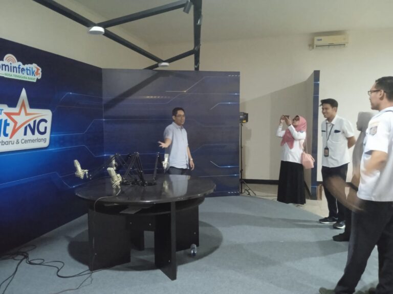 Studi Tiru Podcast Kominfotik NTB