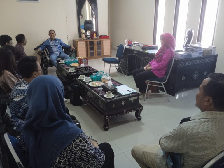 Balai Industri Denpasar Ajak Diskop UKM NTB Kerjasama