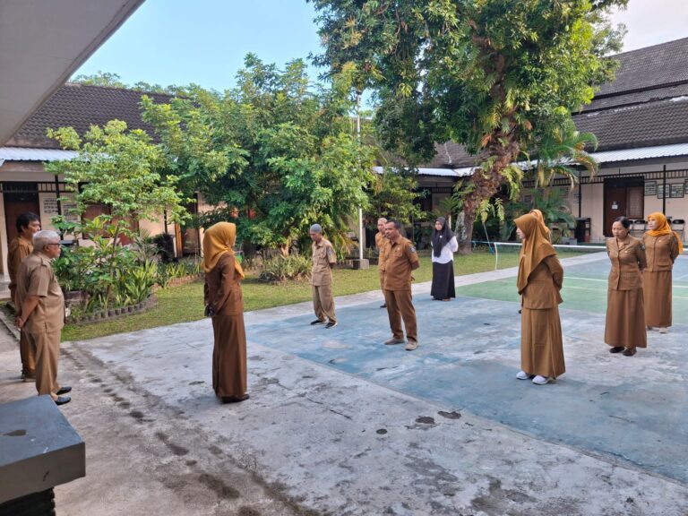 Plt UPTD Balatkop Pimpin Apel Pagi