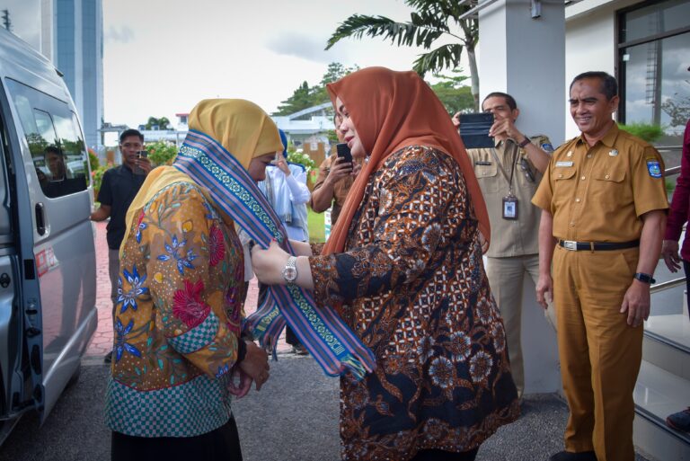 Gubernur Provinsi Jatim Khofifah Indar Parawansa Kunker NTB