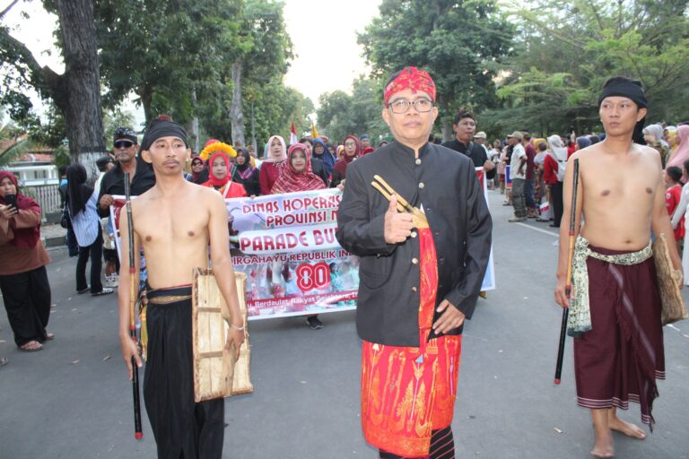 Diskop UKM NTB Ikut Andil dalam Parade Budaya Meriahkan HUT RI ke-80