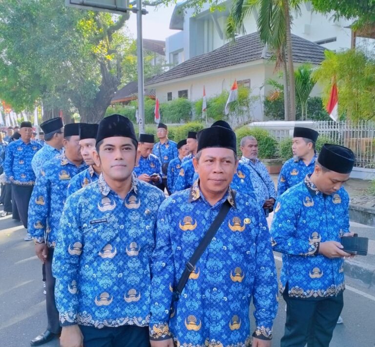 Pegawai Diskop UKM NTB Ikuti Upacara HUT RI Ke 80 Di Lapangan Bumi Gora Kantor Gubernur NTB