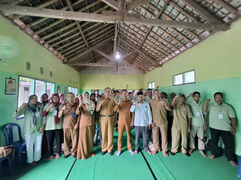 Kadis Koperasi UKM NTB Buka Diklat Kewirausahaan Bidang Pijat di Lombok Timur