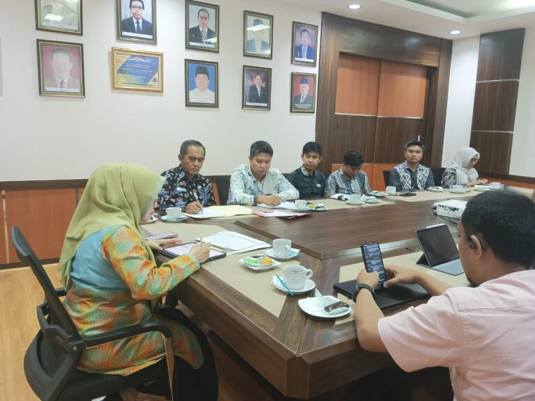 Kadiskop UKM NTB Hadiri Rapat Bersama Mitra Koperasi Desa Kelurahan Merah Putih