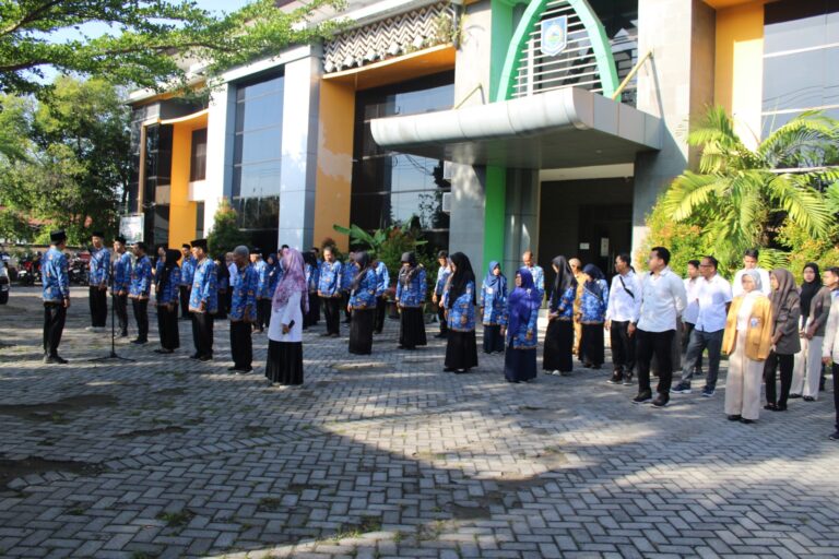 Sekretaris Dinas Koperasi UKM NTB Tekankan Loyalitas dan Dedikasi ASN dalam Apel Pagi