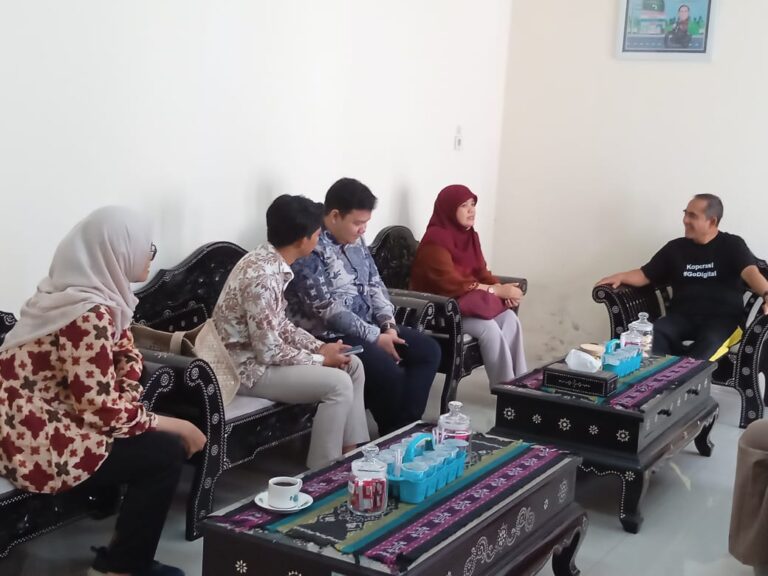 Kolaborasi Tingkatkan Daya Saing UMKM: Kadiskop UKM NTB Terima Kunjungan BSN