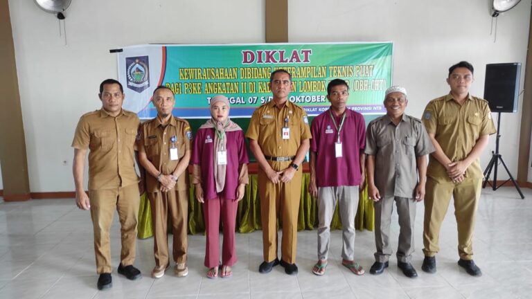 Kadis Koperasi UKM NTB Buka Diklat Kewirausahaan Bidang Pijat di Lombok Timur