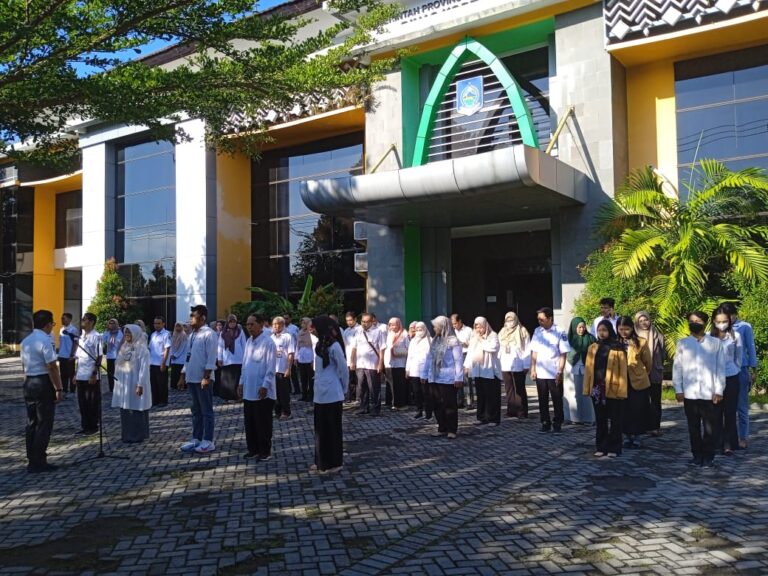 Sekretaris Diskop UKM NTB Pimpin Apel Pagi, Tekankan Kedisiplinan dan Ketelitian dalam Bekerja