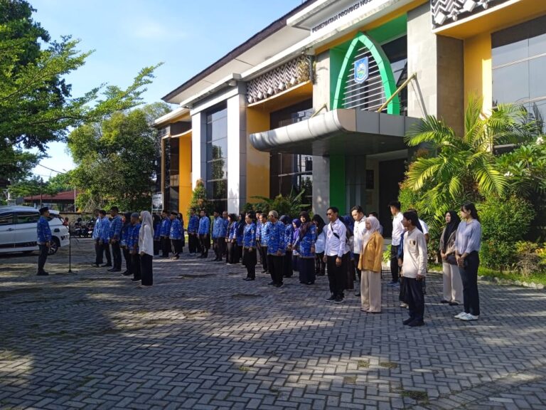 Apel Hari Kesadaran Nasional di Diskop UKM NTB, Sekdis Ajak ASN Tingkatkan Disiplin dan Kesadaran Diri