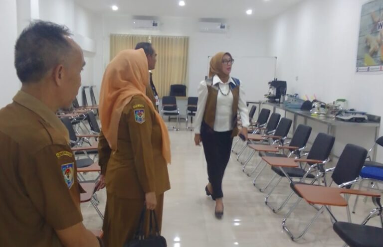 Ketua Dekranasda NTB Tinjau Kesiapan Gedung PLUT KUKM Jelang Launching 15 Desember 2025