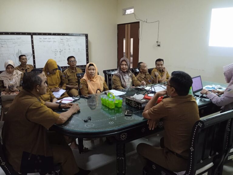 Kadis Koperasi UKM NTB Pimpin Rapat Persiapan Launching Gedung PLUT KUKM